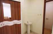 Toilet Kamar 7 CT 195