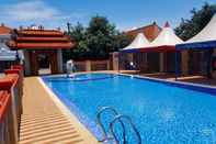 Swimming Pool Hotel Abah Cibening