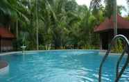 Kolam Renang 7 Hof Gorei Beach Resort