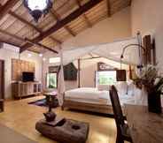 Phòng ngủ 7 Desa Alamanis Resort Villa