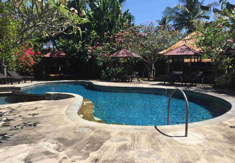 Kolam Renang Rini Hotel