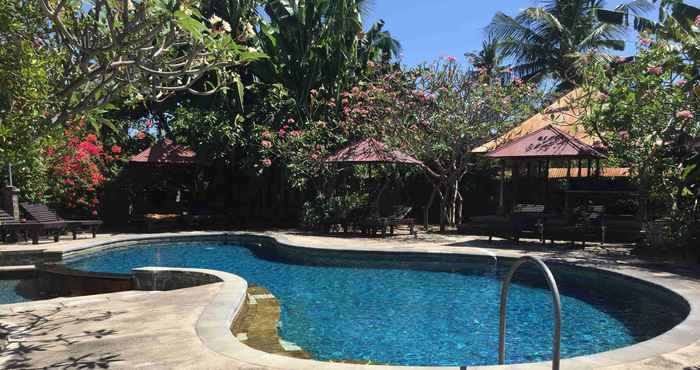 Kolam Renang Rini Hotel 