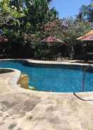 SWIMMING_POOL Rini Hotel 