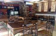 Bar, Cafe and Lounge 6 Hotel Palwa 