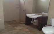 Toilet Kamar 6 Siyada Villa Samui