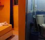 In-room Bathroom 5 Pondok Wisata Angel