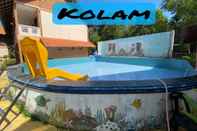 Kolam Renang NKS Chalet