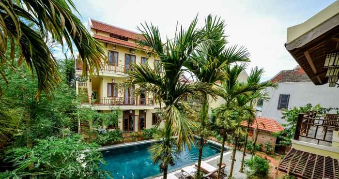 Kolam Renang Villa Orchid Garden Riverside 