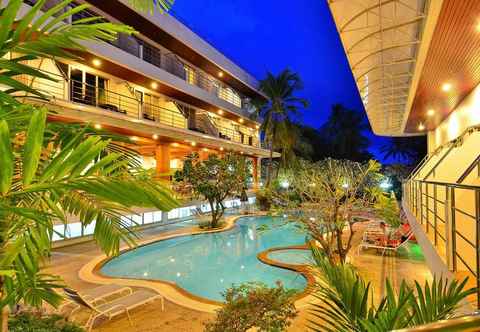 Kolam Renang Samui First House Hotel