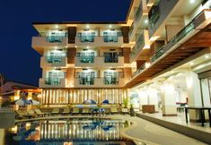 สระว่ายน้ำ 2 First Residence Hotel