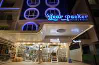 Lobi BearPacker Patong Hostel