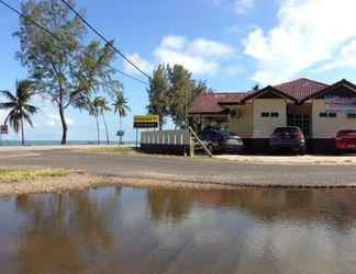 Bên ngoài 2 Semarak Beach Inn