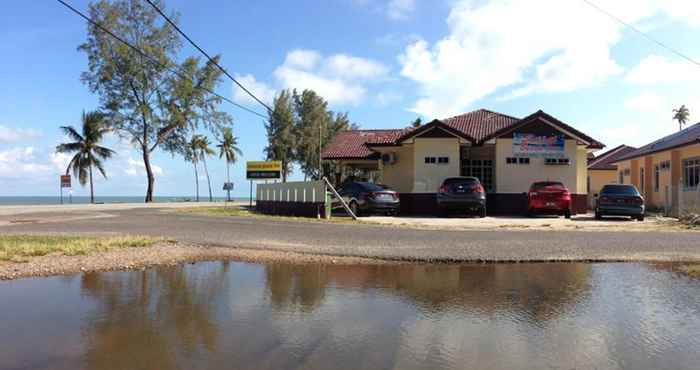 Exterior Semarak Beach Inn