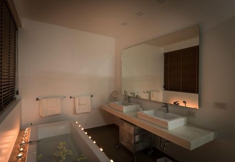 In-room Bathroom Villa Rahul