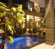 Exterior 2 Ratu Guest House 