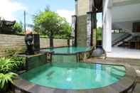 Swimming Pool Oka Kartini Bungalows Ubud