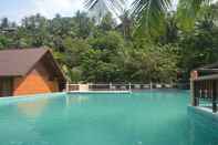 Kolam Renang Charm Churee Village Resort