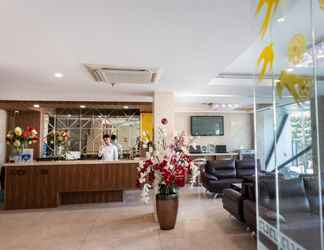 Lobi 2 Gold Hotel Da Nang by Haviland