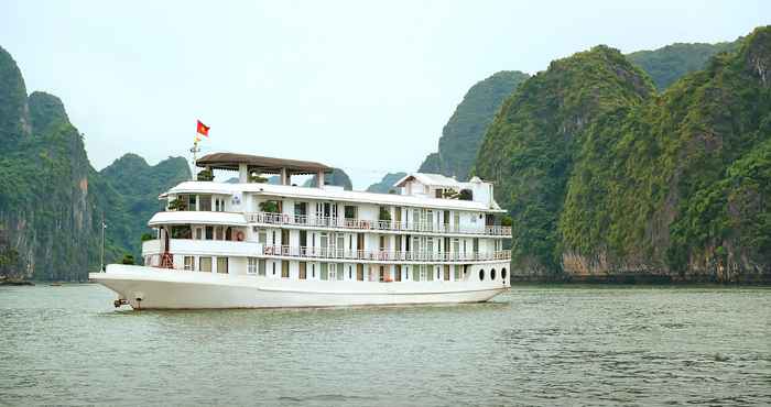 Bên ngoài La Vela Classic Cruise 