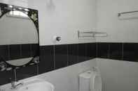 Toilet Kamar Comel Room 2 Stay