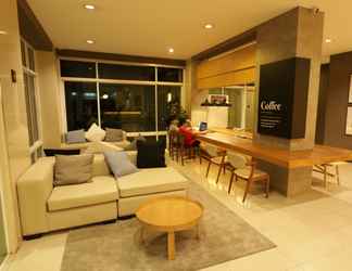 Lobi 2 The Royal Bee Aparthotel Don Mueang International Airport