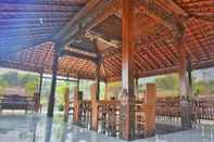 Bar, Cafe and Lounge Malang Hill Gallery & Homestay