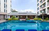 Swimming Pool 5 Lasalle Suites Hotel & Residence