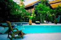 Swimming Pool Panji Panji Tropical Wooden Home