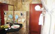 Phòng tắm bên trong 7 A25 Hotel - 221 Bach Mai
