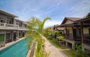 สระว่ายน้ำ 2 Haadyao Bungalows