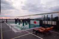 Swimming Pool Flemington Hotel
