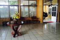 Lobby Hotel Marasi Biak