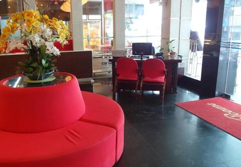 Lobby Ritz Garden Hotel