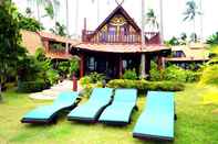 Swimming Pool Green Coconut Village