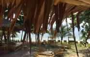 Ruang untuk Umum 6 Leeloo Cabana Beach Resort