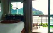 Kamar Tidur 7 Phi Phi Cozy Seafront Resort