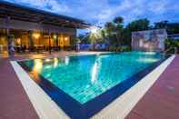 Swimming Pool M Boutique Resort