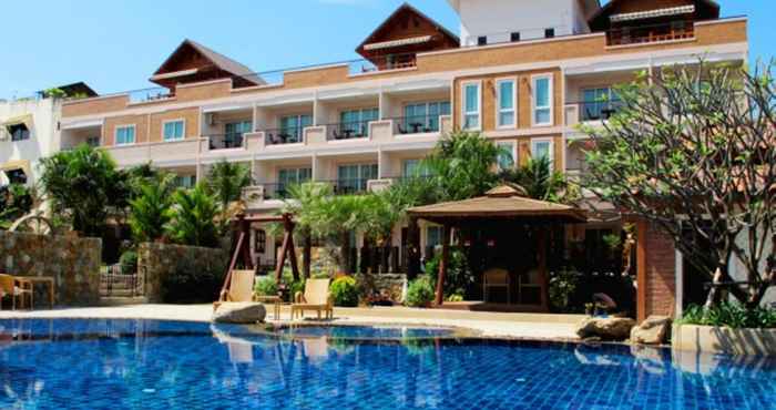 Kolam Renang Harmony Inn Pattaya