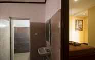 In-room Bathroom 5 Vancy Kubu 