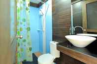 Toilet Kamar Phi Phi Sea Sky Resort