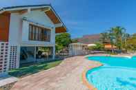 Swimming Pool Bangsaphan Resort