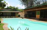 Kolam Renang 7 Villa Imelda Farm Resort