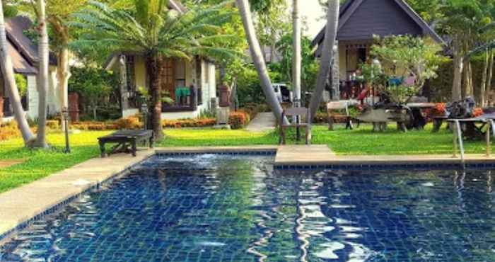 Swimming Pool Prachuap Garden View