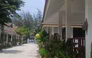 Bangunan 6 White Beach Resort