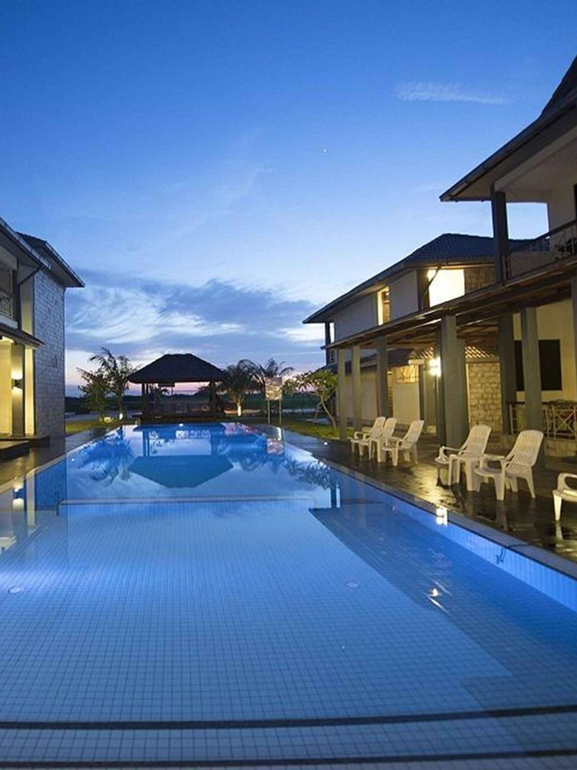 Swimming Pool Alia Residence Business Resort