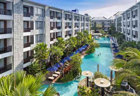 Swimming Pool Courtyard by Marriott Bali Seminyak Resort