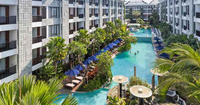 Swimming Pool Courtyard by Marriott Bali Seminyak Resort
