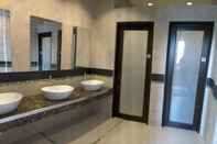 Toilet Kamar Na Nicha Bankrut Resort