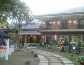 Exterior 2 Jocel's Garden Suites II