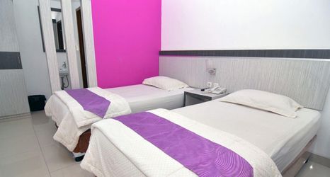 ロビー 2 Hasanah Guest House Pekanbaru